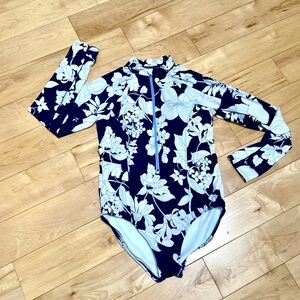 Lands end Floral Navy and White womens zipper One Piece bathing suit